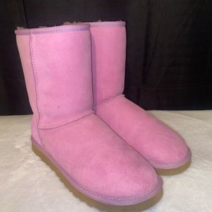 pink/purple gently used UGG’s!